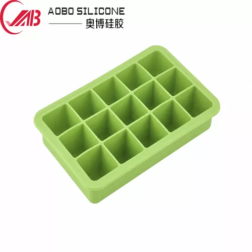Hai ancora difficoltà con i vassoi per il ghiaccio in plastica che non rilasciano il ghiaccio? Prova i nostri vassoi per il ghiaccio in silicone